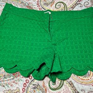Crown & Ivy size 14 women’s scalloped shorts. Beautiful green.
